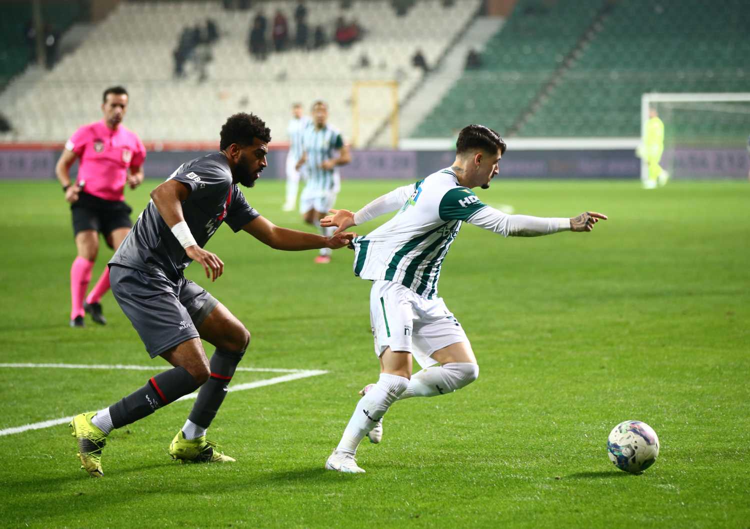 TRANSFER HABERLERİ: Galatasaray’dan kanat bölgesine tanıdık takviye! İngiltere’ye damga vurdu...