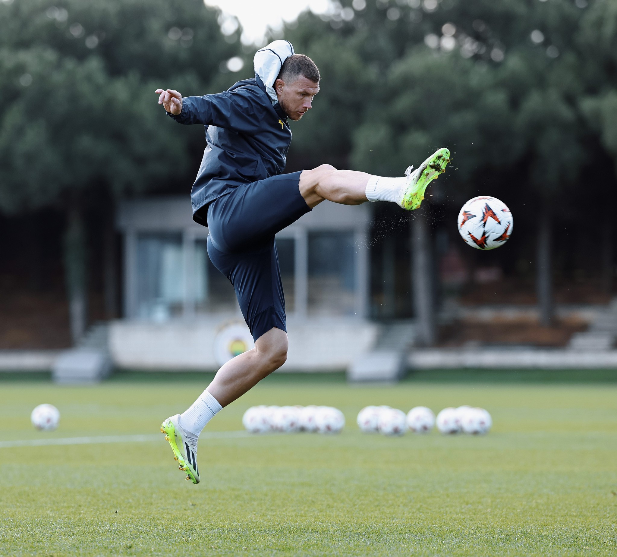 Fenerbahçe’de 9 ayrılık birden! Mourinho’dan AZ Alkmaar maçı sonrası radikal karar