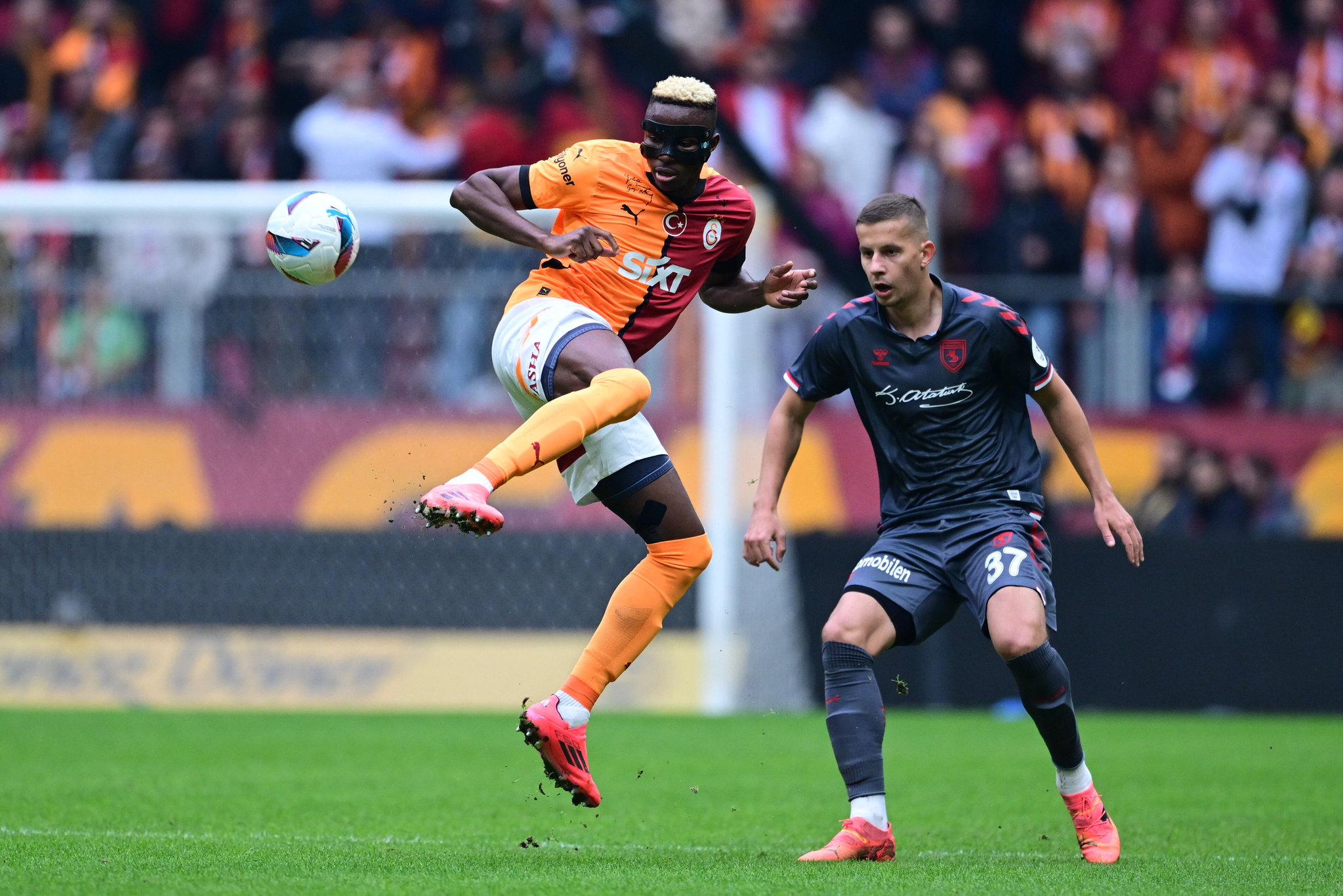 GALATASARAY HABERİ | Transferde Victor Osimhen çılgınlığı! Nijeryalı yıldıza Premier Lig’den 1 talip daha