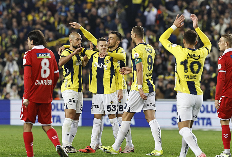 Avrupa devinde işler karıştı bu durum Fenerbahçe’ye yaradı! Dünya yıldızı geliyor