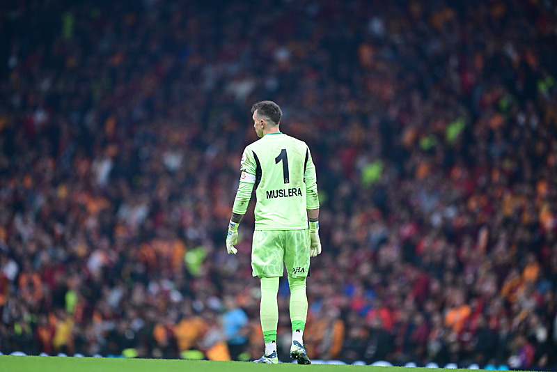 TRANSFER HABERİ: Galatasaray’a Brezilyalı eldiven! Muslera’nın yerine gelecek