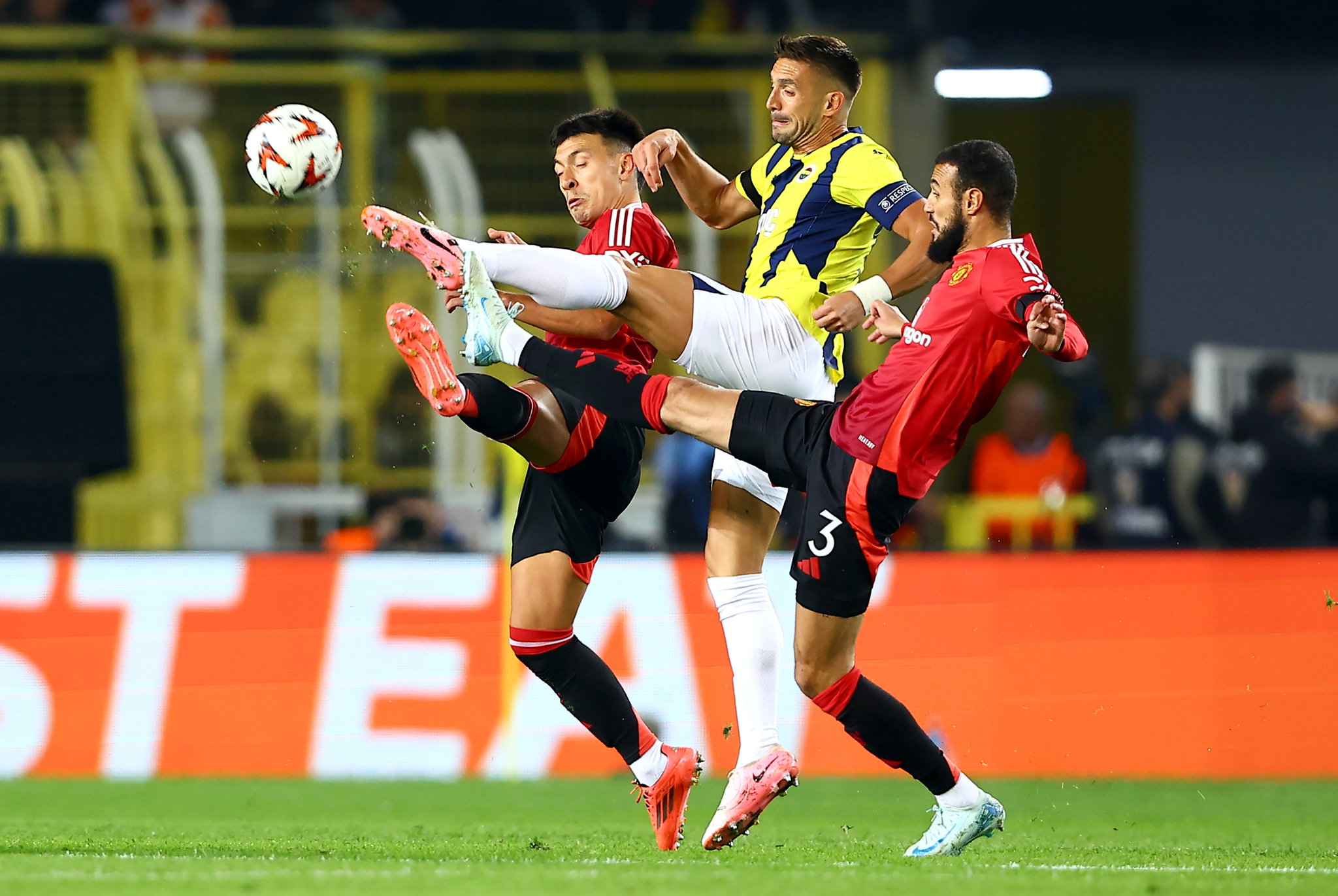 TRANSFER HABERİ: Fenerbahçe’de şaşırtan ayrılık! Herkes En-Nesyri derken...