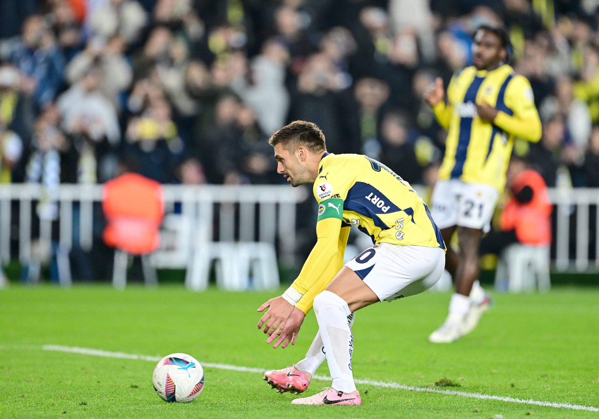 TRANSFER HABERİ: Fenerbahçe’de şaşırtan ayrılık! Herkes En-Nesyri derken...