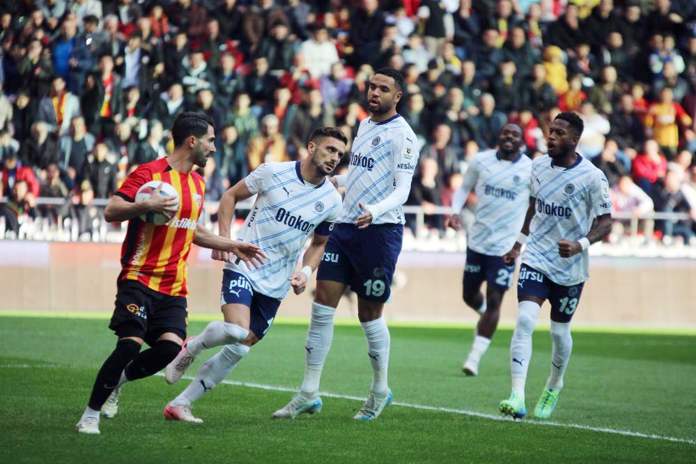 Mourinho’dan radikal karar! İşte Fenerbahçe’nin Slavia Prag maçı 11’i