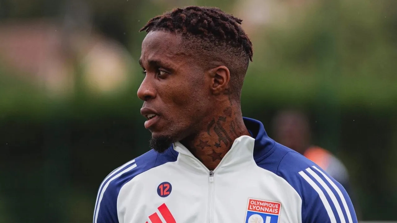 Lyon sözleşmesini feshetmek istiyordu! Galatasaray’dan Wilfried Zaha şartı