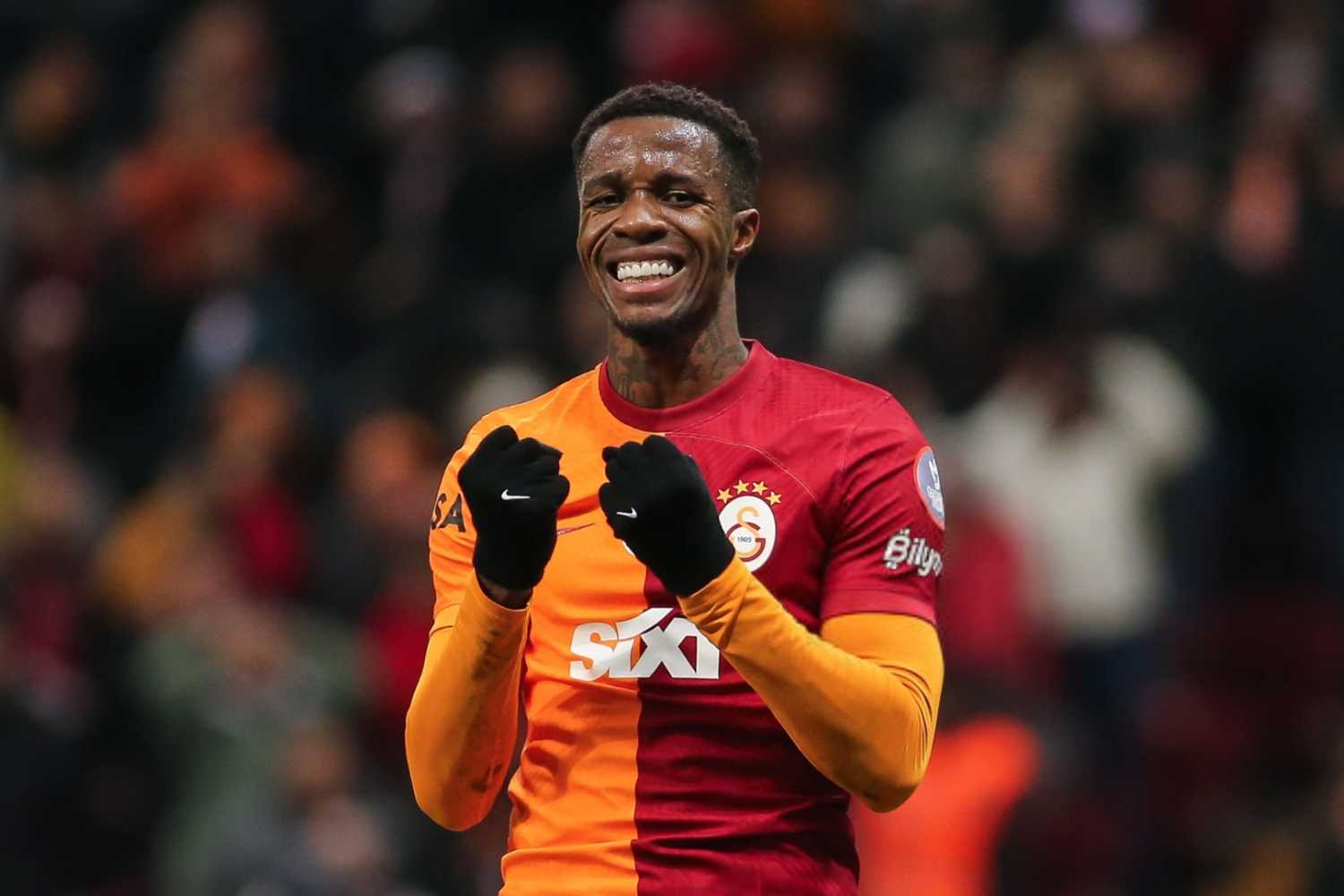 Lyon sözleşmesini feshetmek istiyordu! Galatasaray’dan Wilfried Zaha şartı