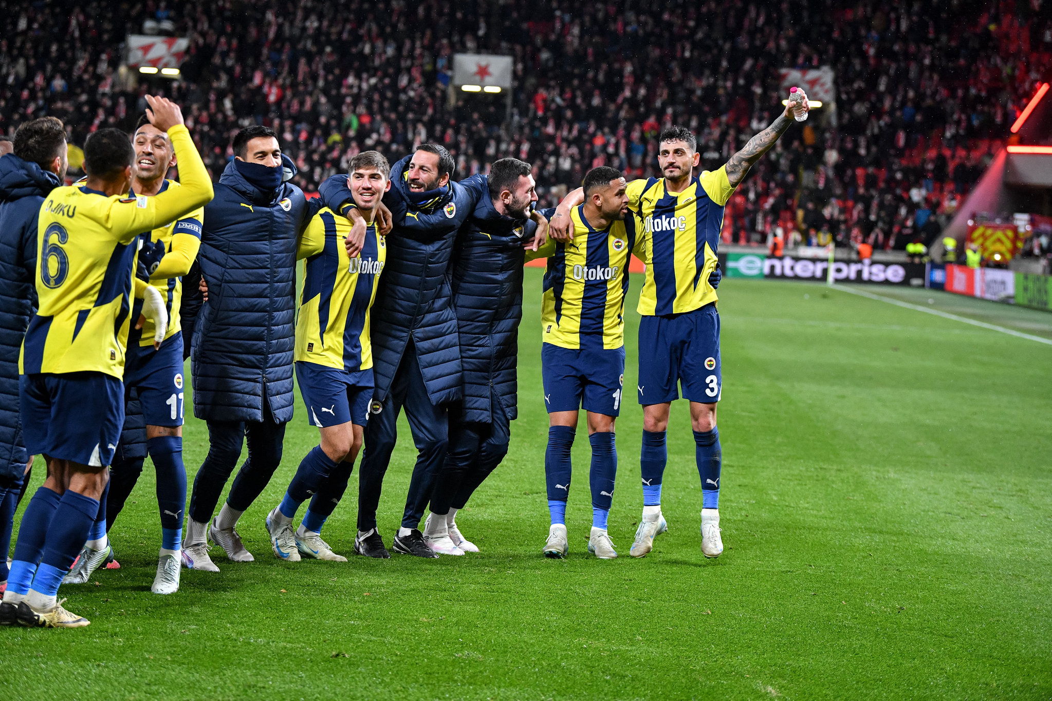 Fenerbahçe’den radikal karar! Yıldız ismin lisansı donduruluyor