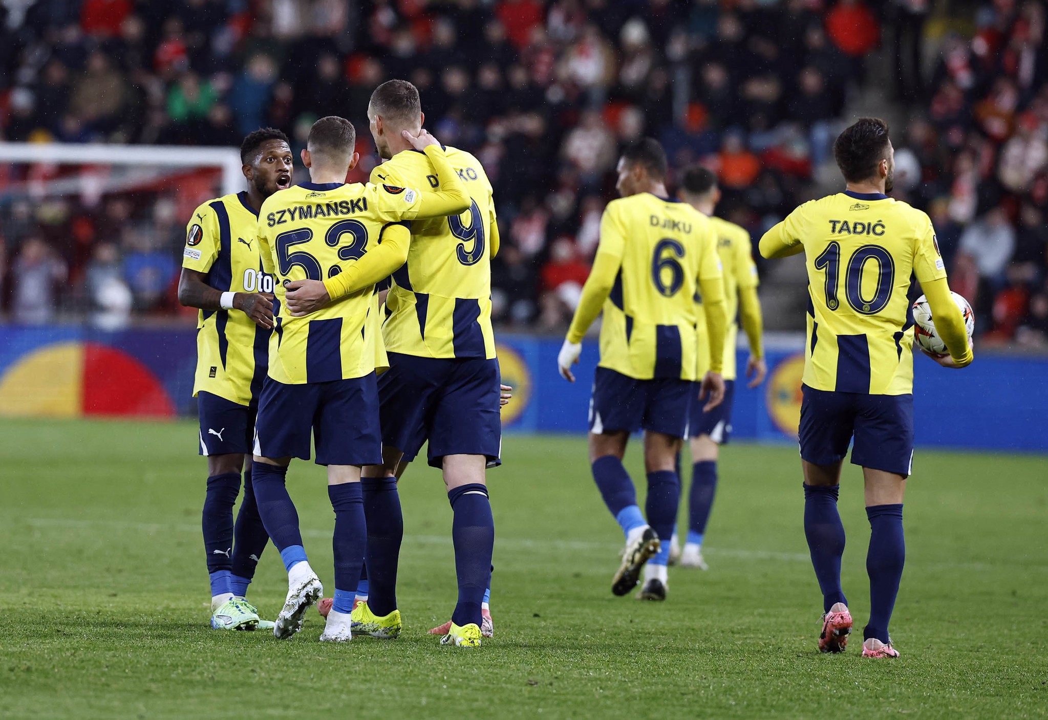 Fenerbahçe’den radikal karar! Yıldız ismin lisansı donduruluyor