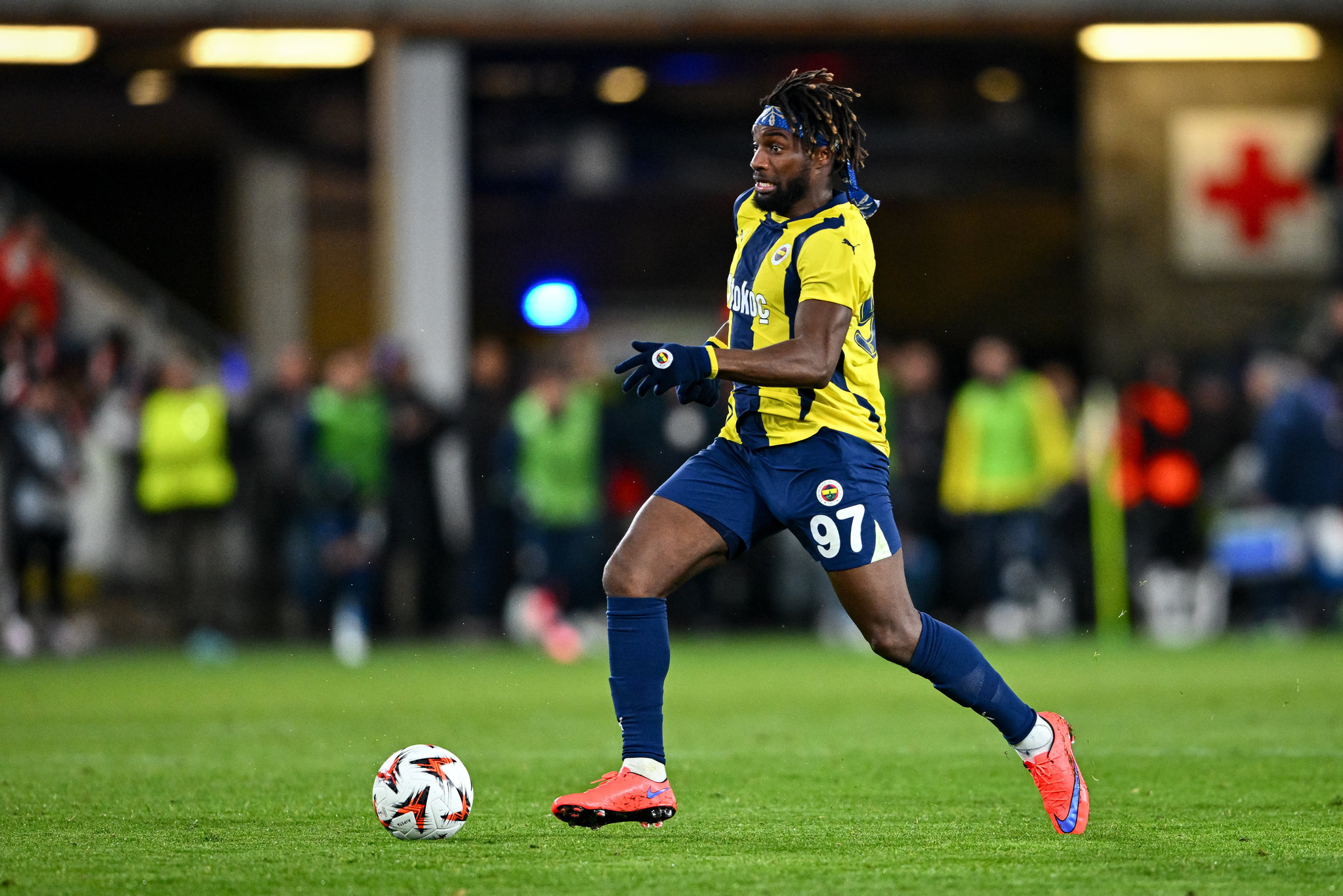 TRANSFER HABERİ: Fenerbahçe’de Allan Saint-Maximin krizi! Bunu kimse beklemiyordu