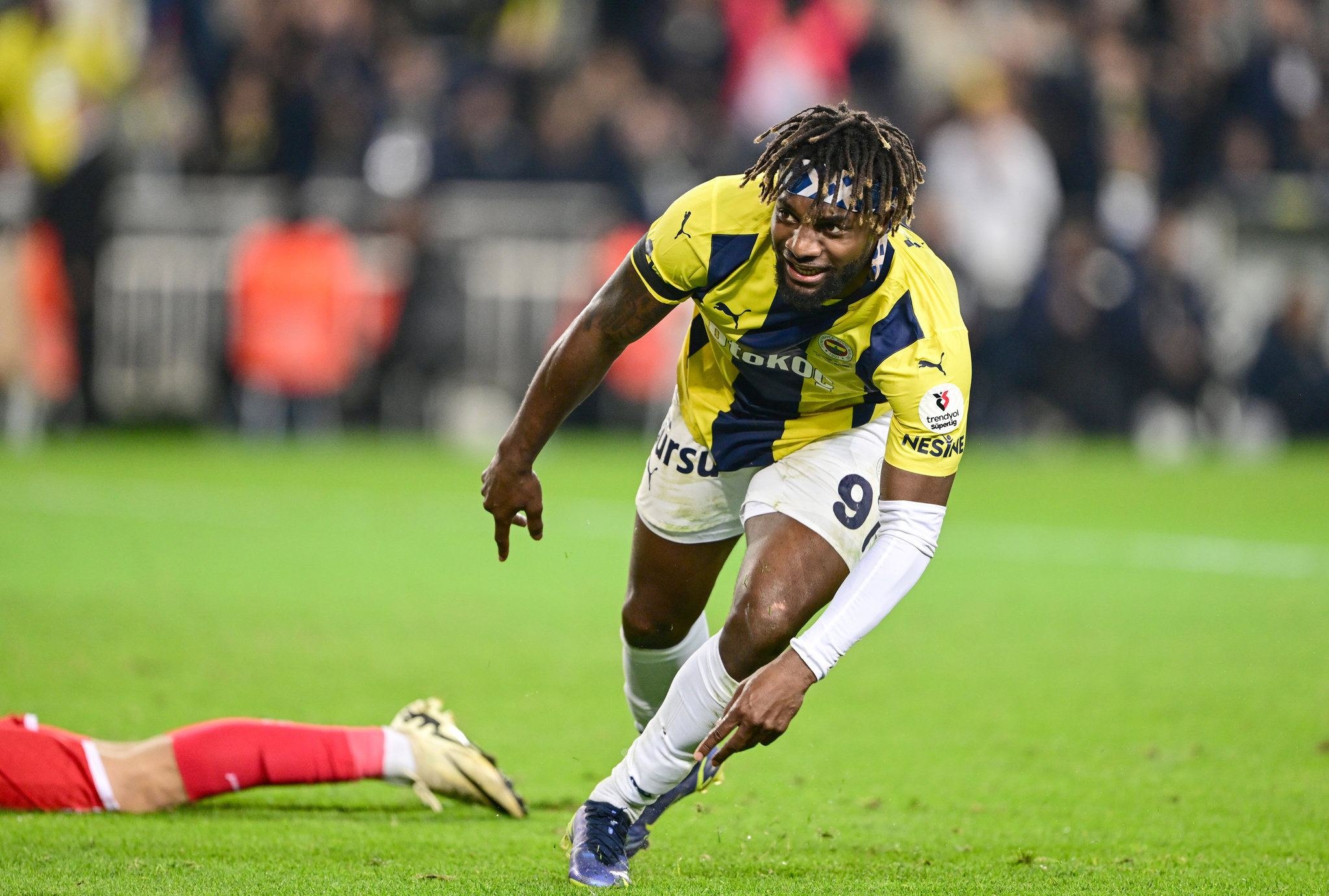 TRANSFER HABERİ: Fenerbahçe’de Allan Saint-Maximin krizi! Bunu kimse beklemiyordu