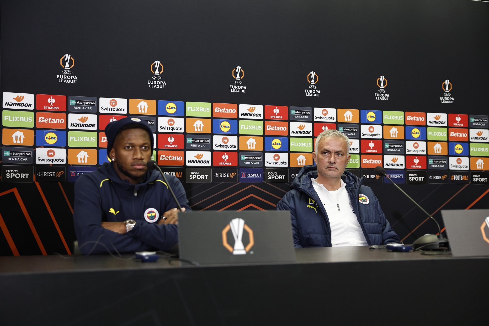 FENERBAHÇE HABERİ: İspanya’da flaş gelişme! Taraftarlar çıldırdı Jose Mourinho’yu istiyor