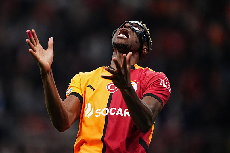 Galatasaray’a transferde kötü haber! Osimhen’in menajeriyle görüşmelere başladılar