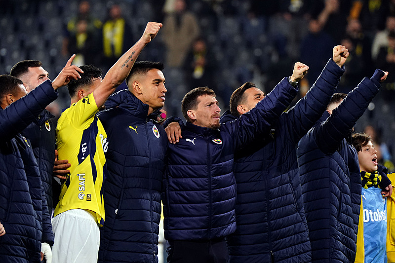 TRANSFER HABERİ: Fenerbahçe’ye dünyaca ünlü golcü! Yeniden Avrupa’ya dönüyor