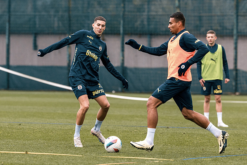 TRANSFER HABERİ: Fenerbahçe’ye dünyaca ünlü golcü! Yeniden Avrupa’ya dönüyor