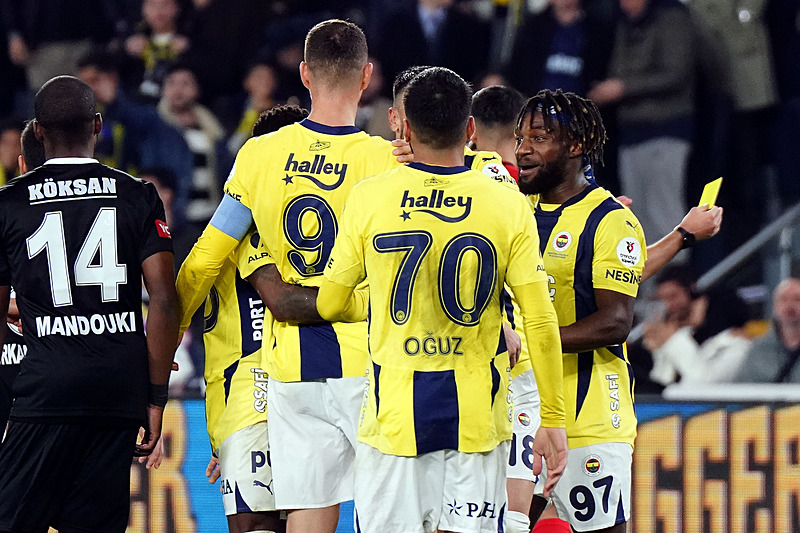 TRANSFER HABERİ: Fenerbahçe’ye dünyaca ünlü golcü! Yeniden Avrupa’ya dönüyor