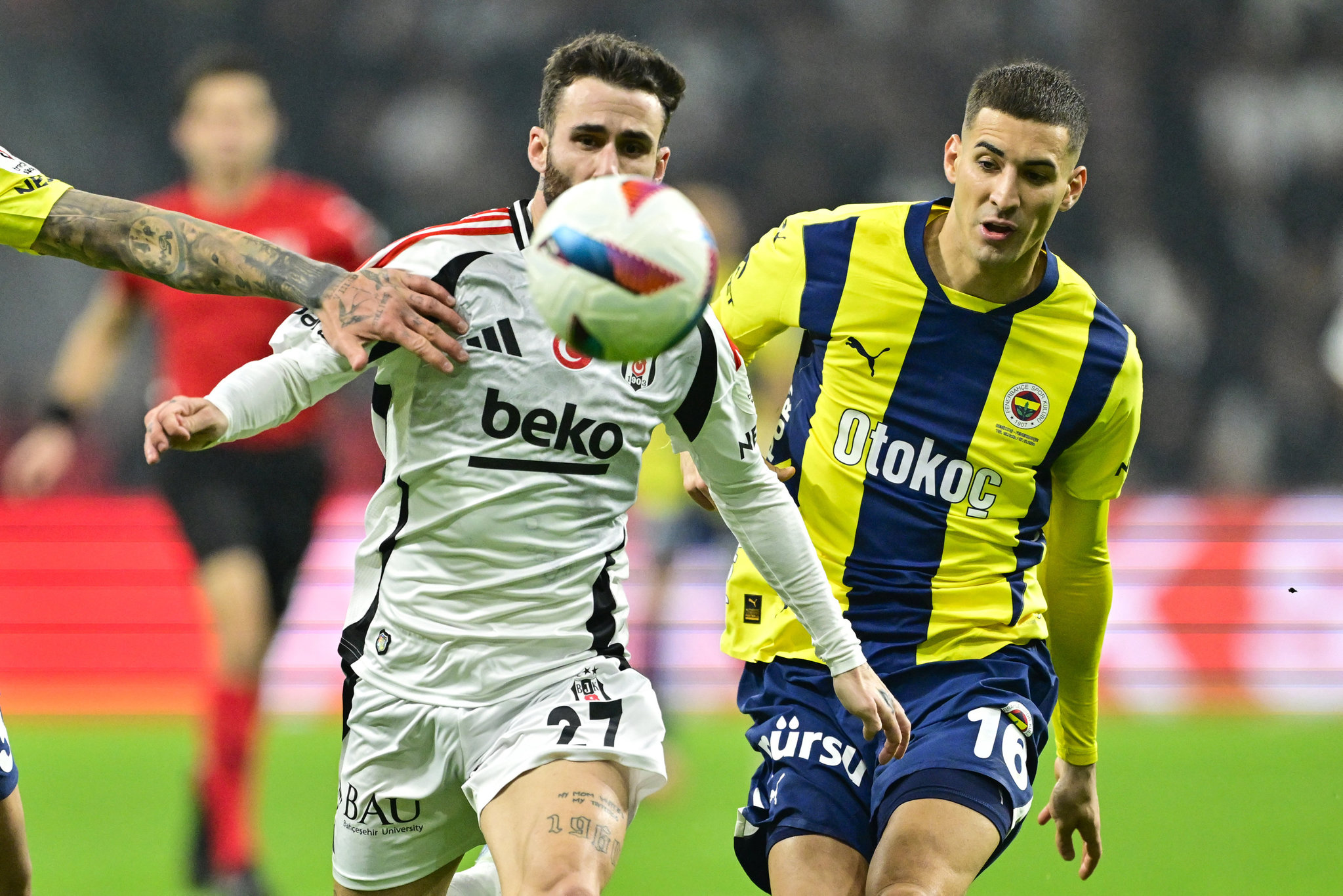 TRANSFER HABERİ: Fenerbahçe’de derbi sonrası radikal karar! Tam 8 futbolcunun bileti kesildi