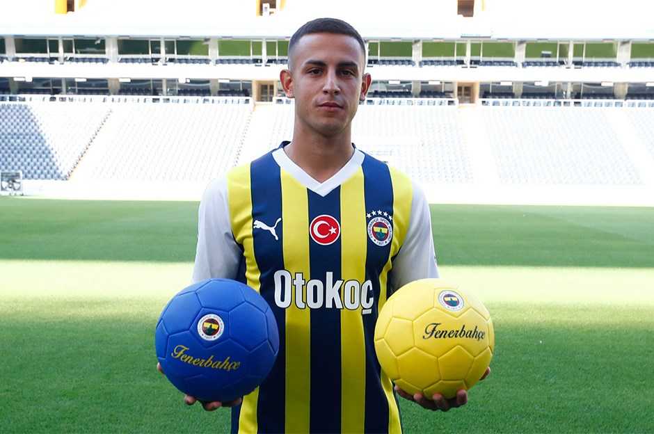 TRANSFER HABERİ: Fenerbahçe’de derbi sonrası radikal karar! Tam 8 futbolcunun bileti kesildi