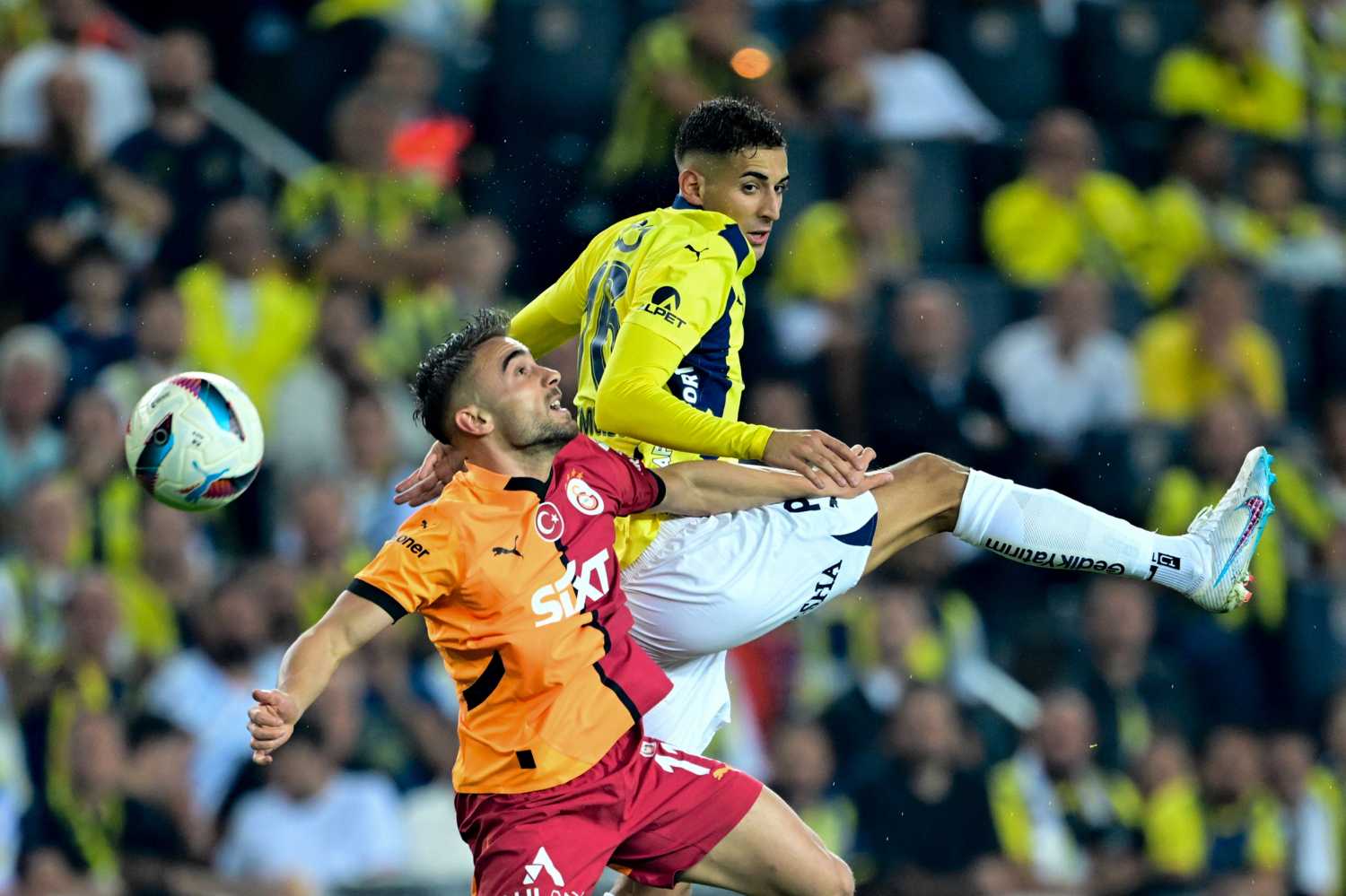 Fenerbahçe ve Galatasaray’dan dev transfer yarışı! Hedef Osimhen’in kankası