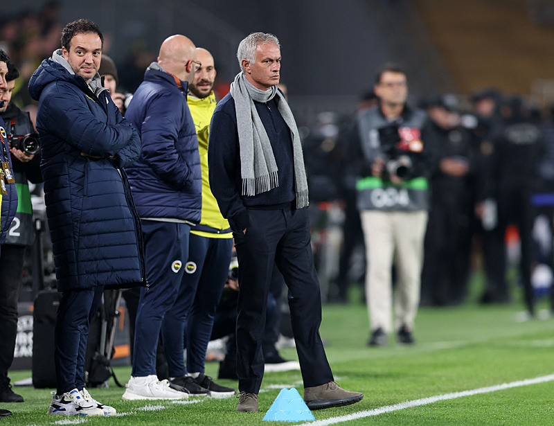 TRANSFER HABERİ: Fenerbahçe’de şaşırtan ayrılık! Herkes Samet Akaydin derken...