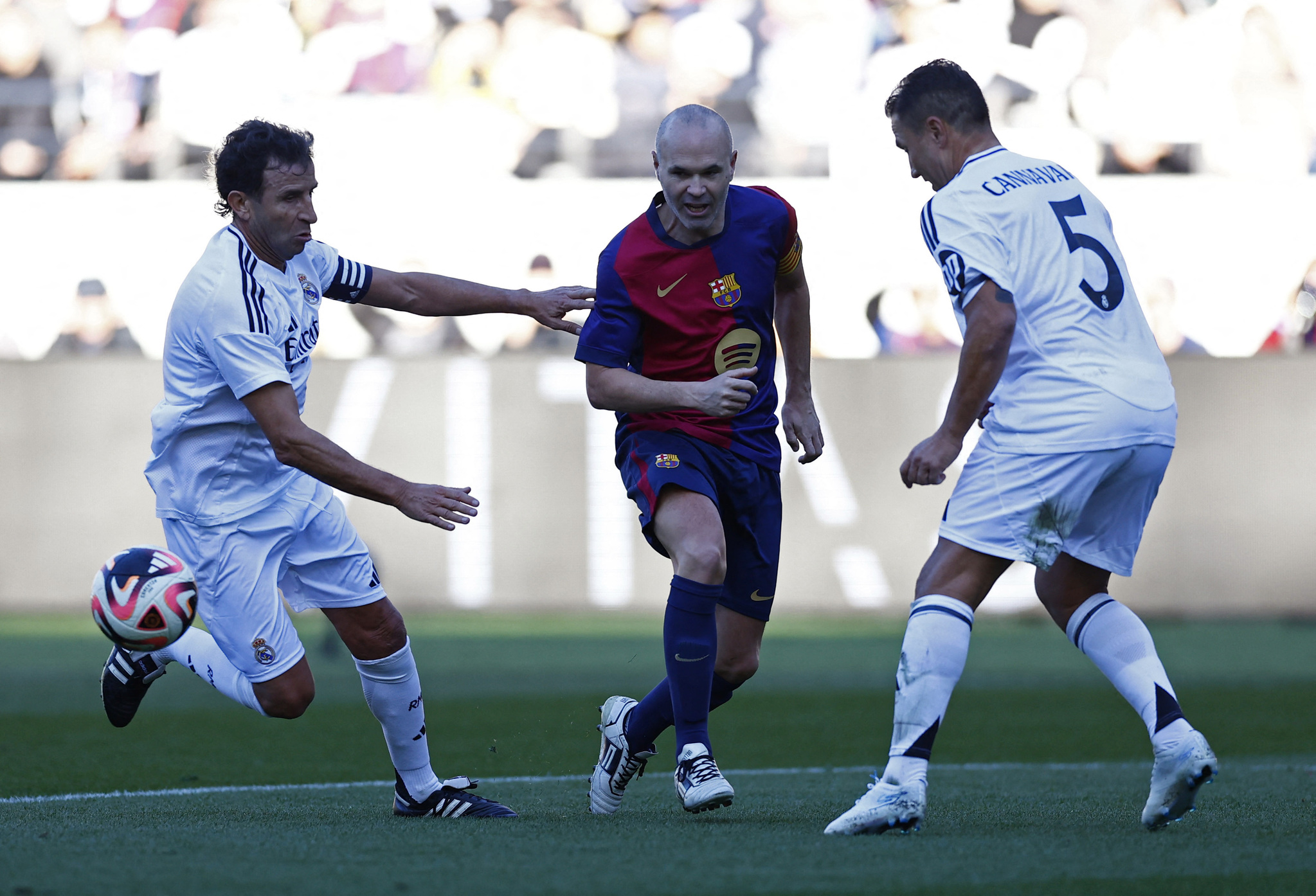 Andres Iniesta’nın jübilesinde yıldızlar geçidi! El Clasico dramatik bitti