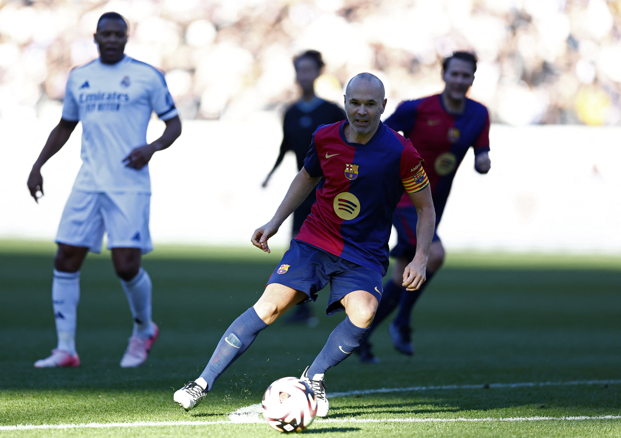 Andres Iniesta’nın jübilesinde yıldızlar geçidi! El Clasico dramatik bitti