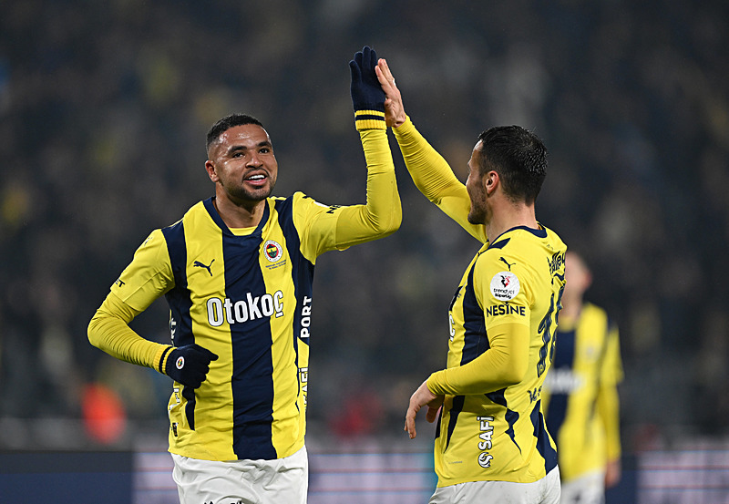 TRANSFER HABERİ | Fenerbahçe’den stoper operasyonu! Sakatlıklar sonrası harekete geçildi... 62 milyon Euro’luk takviye