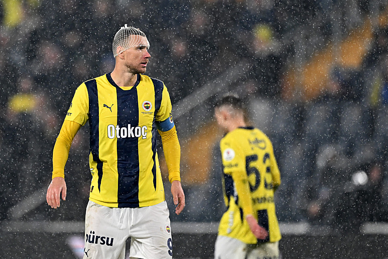 TRANSFER HABERİ | Fenerbahçe’den stoper operasyonu! Sakatlıklar sonrası harekete geçildi... 62 milyon Euro’luk takviye