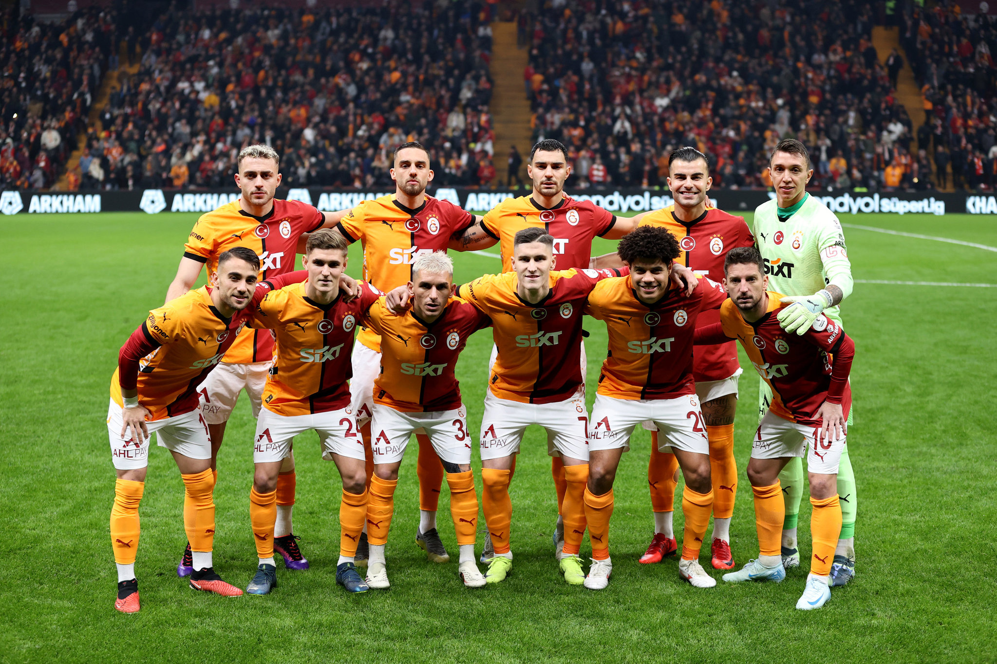 Galatasaray’da yaprak dökümü! Okan Buruk 3 ismin biletini kesti