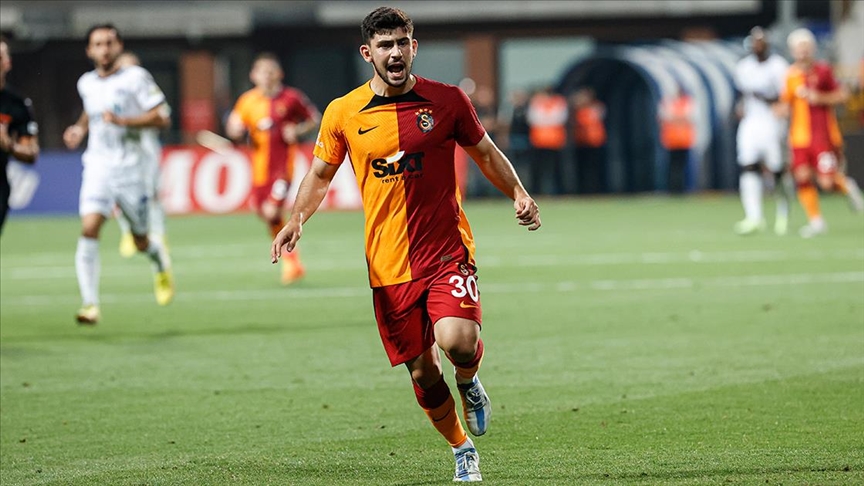 Galatasaray’da yaprak dökümü! Okan Buruk 3 ismin biletini kesti