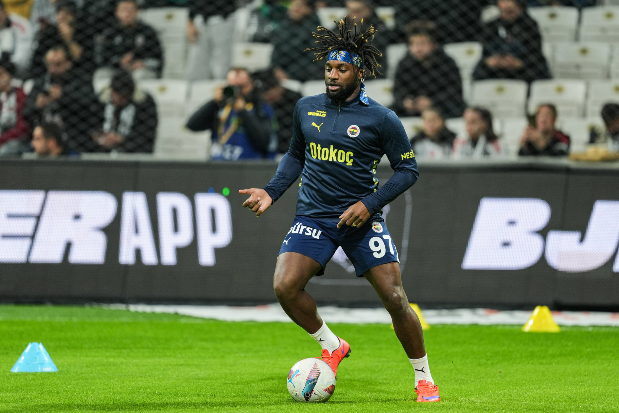 TRANSFER HABERİ: Fenerbahçe’de şoke eden Saint-Maximin iddiası!