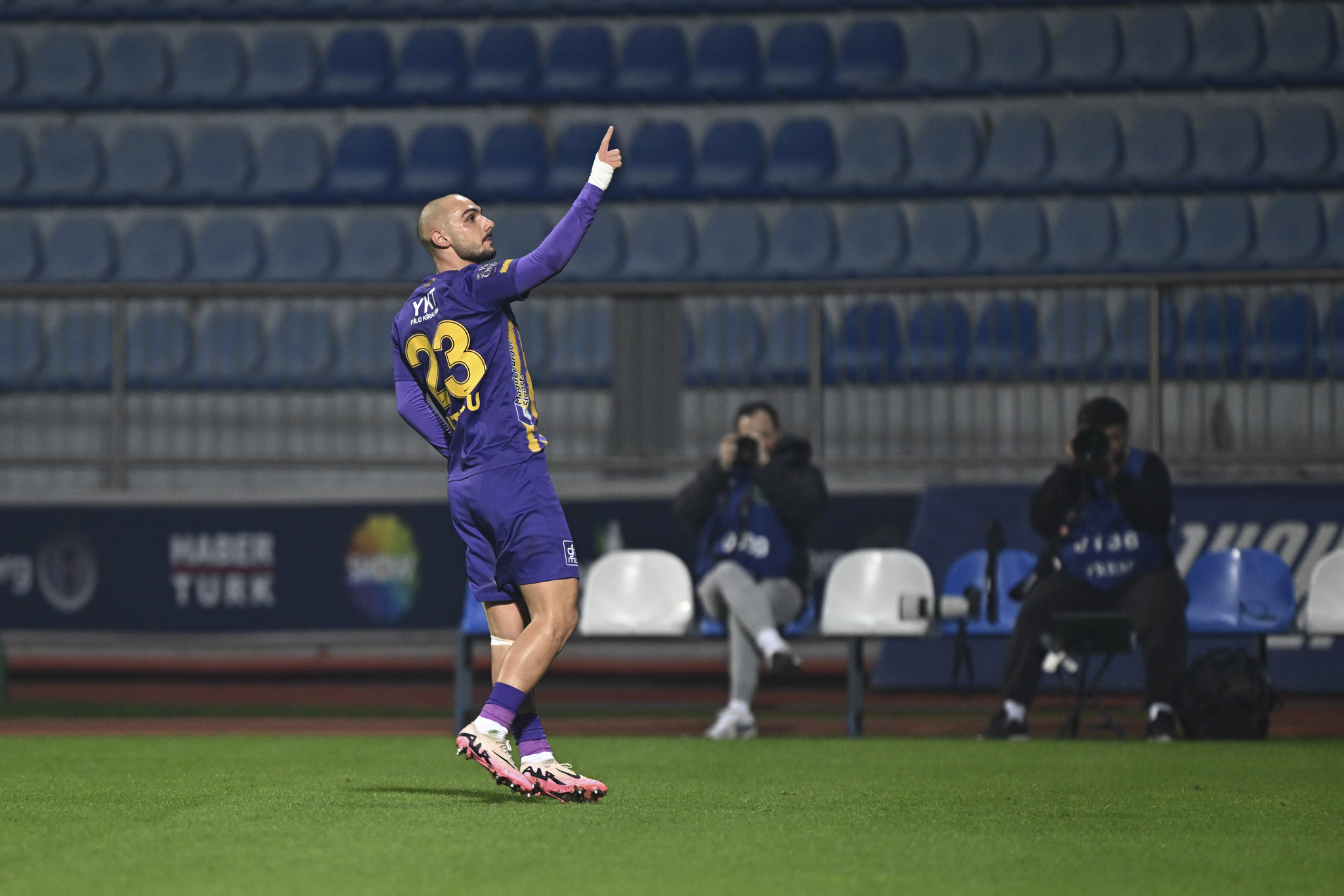 Fenerbahçe’ye Özbek stoper! Kanarya’dan scout transferi