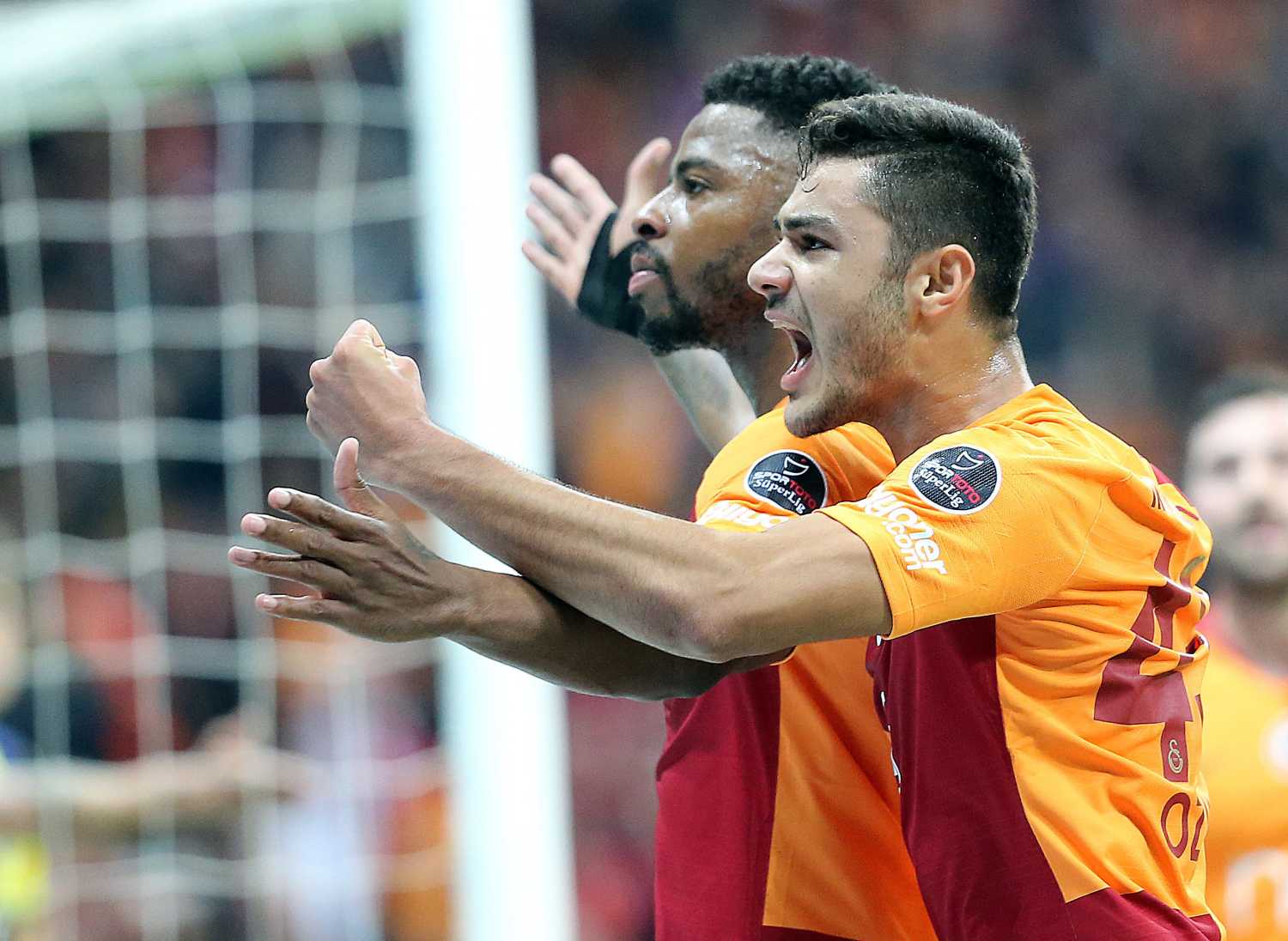 Galatasaray’dan sürpriz transfer! Cimbom’un eski yıldızı geri dönüyor