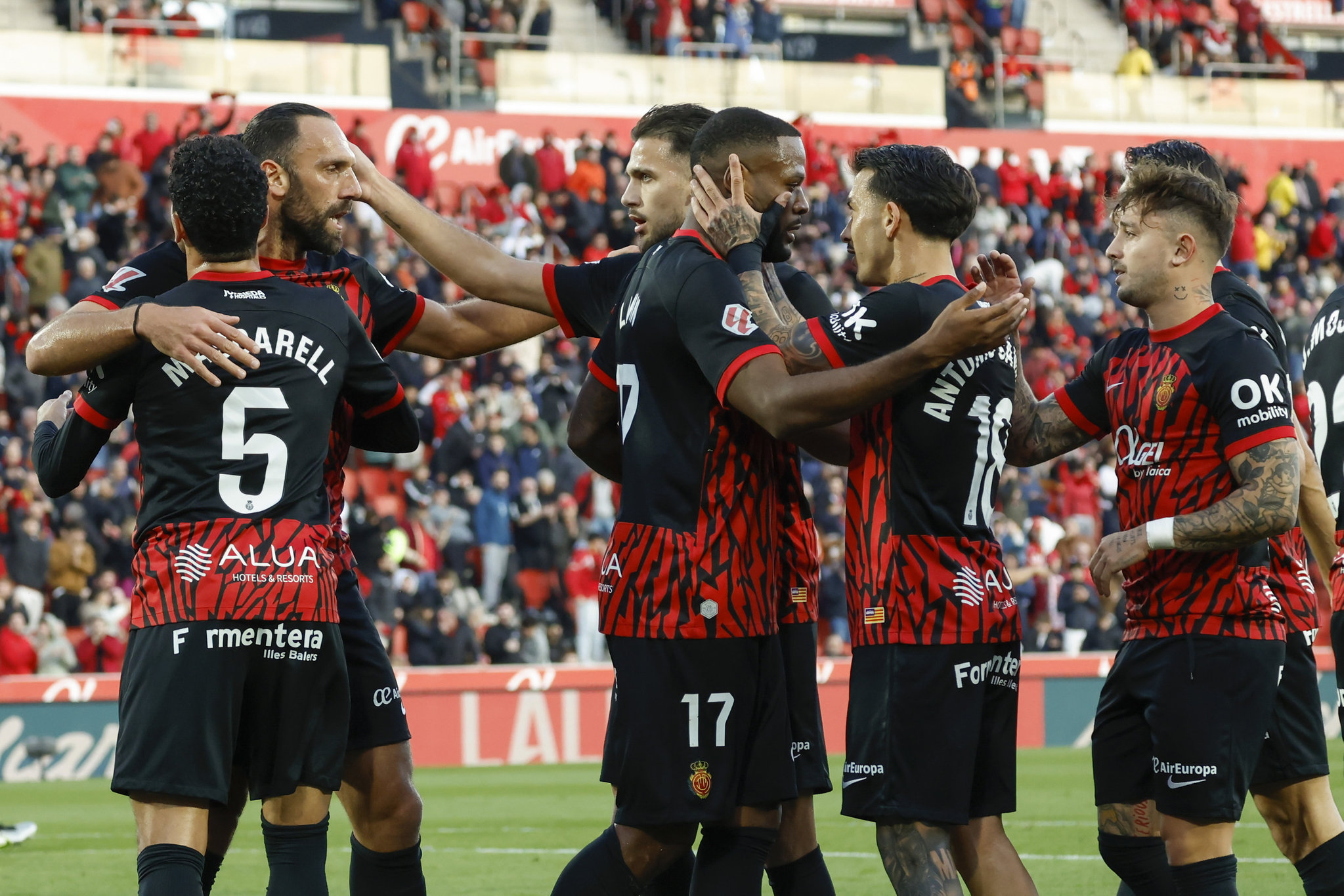 Galatasaray’ı şampiyonluktan etmişti ara transferde Aslan oluyor! Cimbom eski Beşiktaşlı yıldızı kapıyor