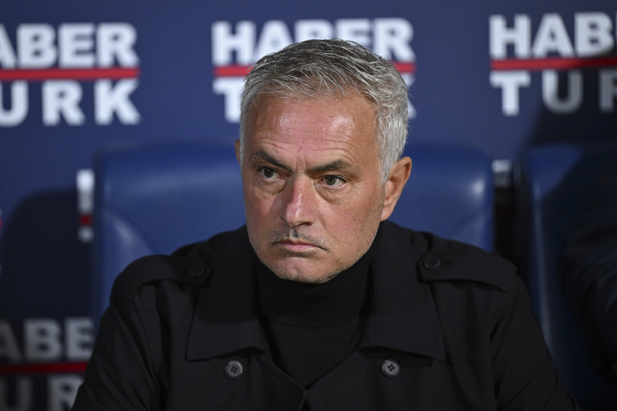 TRANSFER HABERİ: Fenerbahçe’de Mourinho gerçeği ortaya çıktı! Az kalsın gidiyormuş