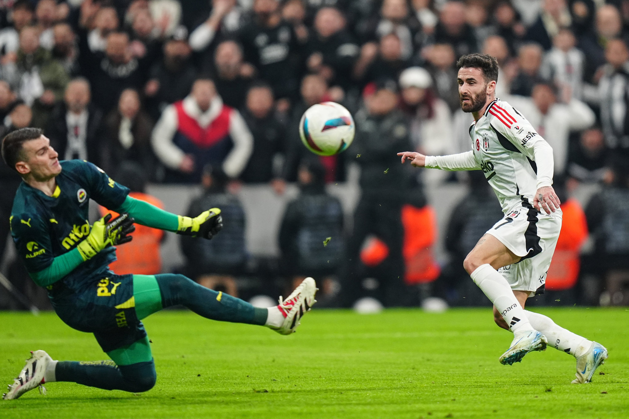 TRANSFER HABERİ: Fenerbahçe’de flaş Livakovic gelişmesi! Bayern Münih...