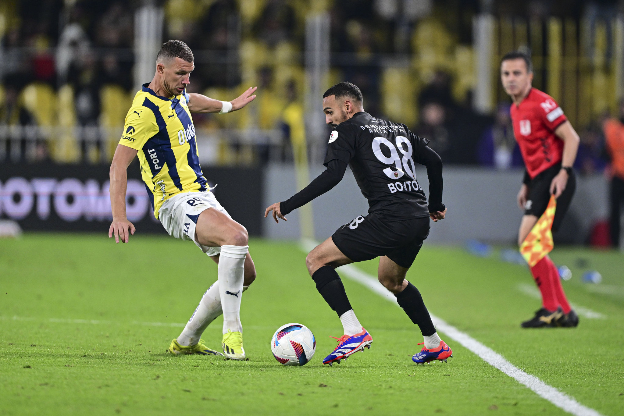 Fenerbahçe’den stoper bombası! Yönetimden sürpriz hamle