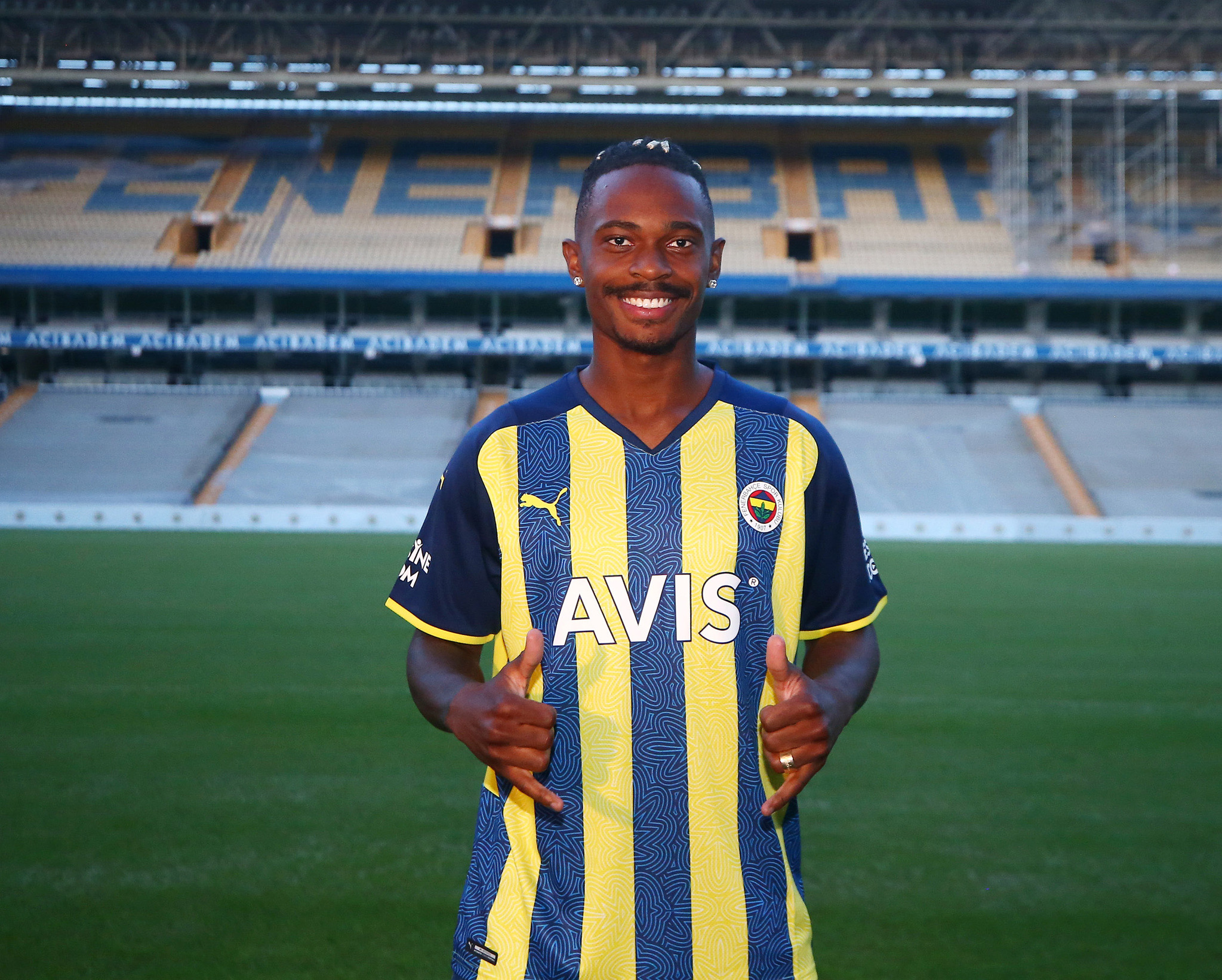 TRANSFER HABERİ | Fenerbahçe’de flaş ayrılık! İşte yeni adresi