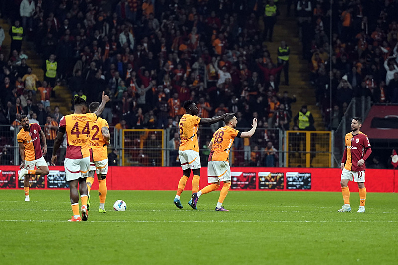 Galatasaray farkı açmak istiyor! İşte Okan Buruk’un RAMS Başakşehir maçı muhtemel 11’i...