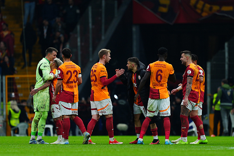 Galatasaray farkı açmak istiyor! İşte Okan Buruk’un RAMS Başakşehir maçı muhtemel 11’i...