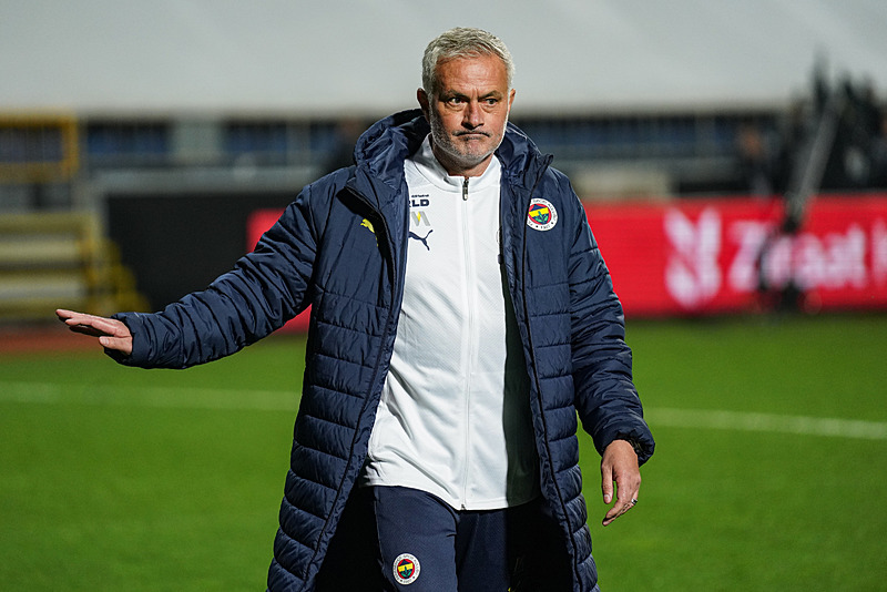 Fenerbahçe 3 puan peşinde! İşte Mourinho’nun Adana Demirspor maçı muhtemel 11’i