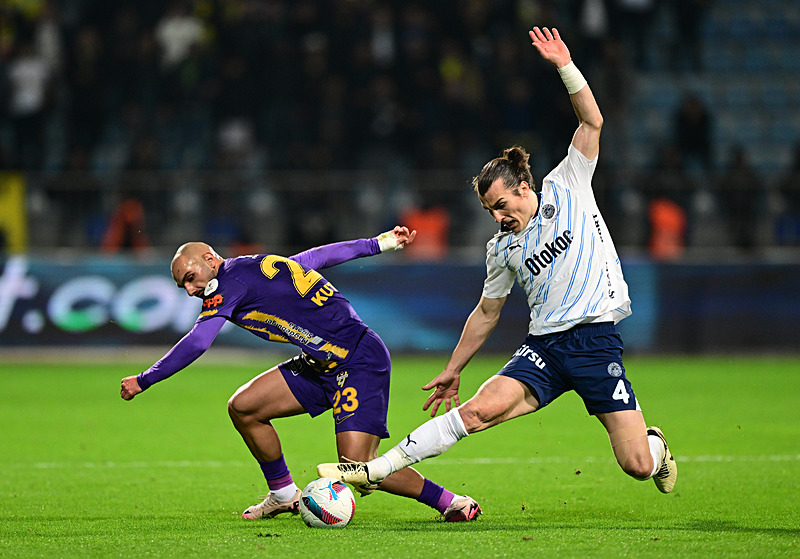 TRANSFER HABERİ - Galatasaray Ahmed Kutucu’yu bitiriyor! İmza an meselesi