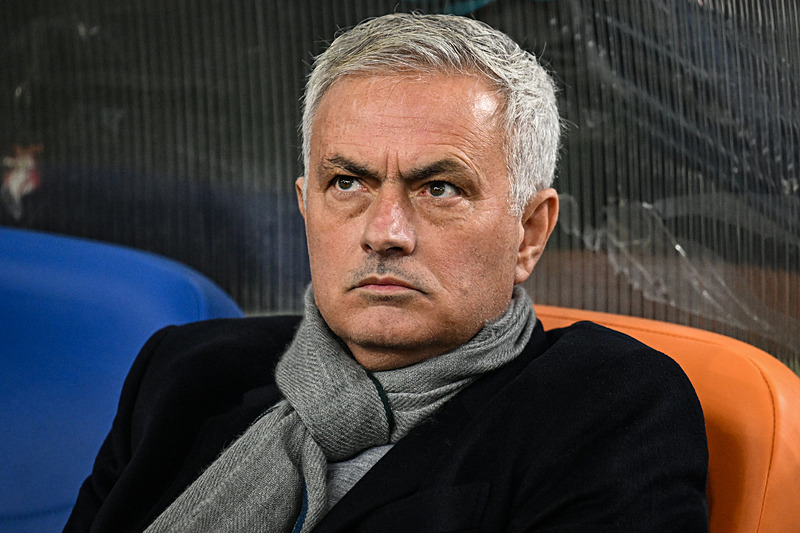 Fenerbahçe’de çifte ayrılık! Mourinho’nun gözdesiydi ama...