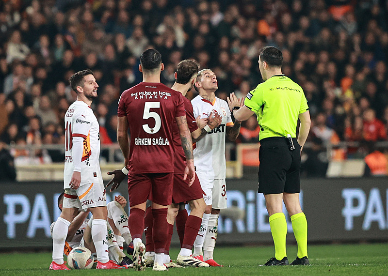 Galatasaray’da şok ayrılık! Bunu kimse beklemiyordu