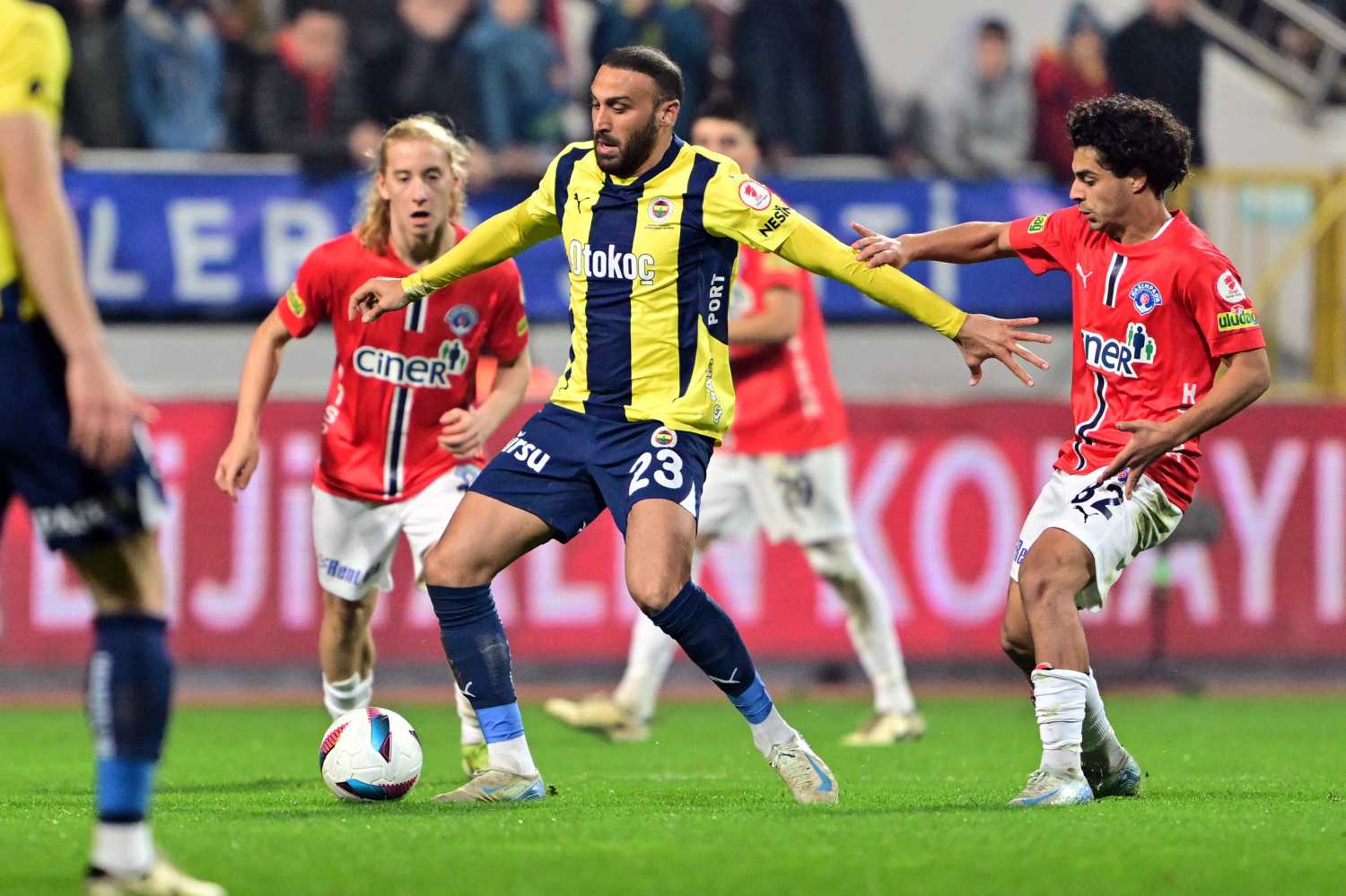 FENERBAHÇE HABERİ: Cenk Tosun Süper Lig devine gidiyor! Ara transferde büyük sürpriz