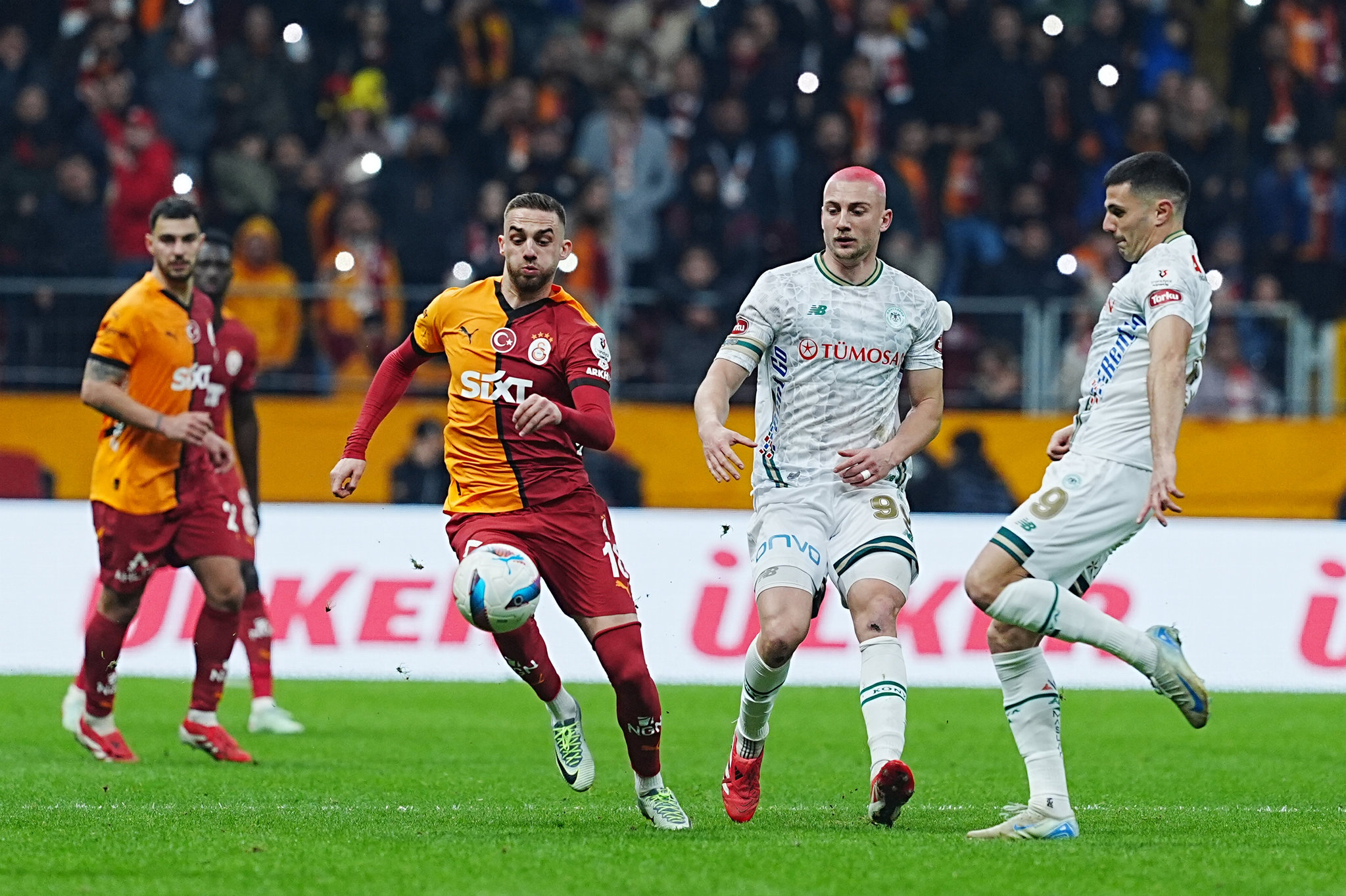 TRANSFER HABERİ: Galatasaray’da Tümosan Konyaspor maçı sonrası flaş ayrılık kararı!