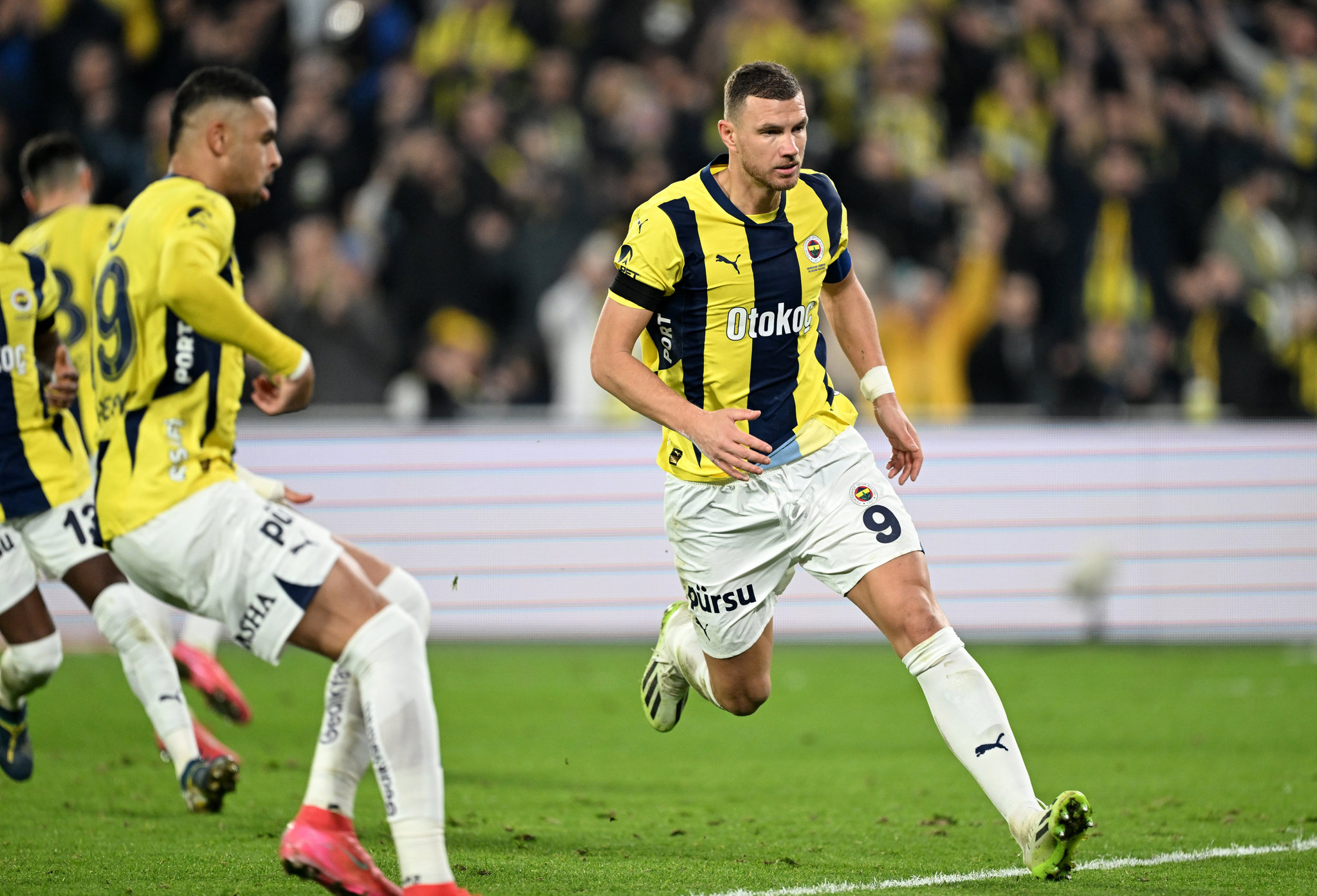 Fenerbahçe’de devam edecek mi? Flaş Edin Dzeko kararı