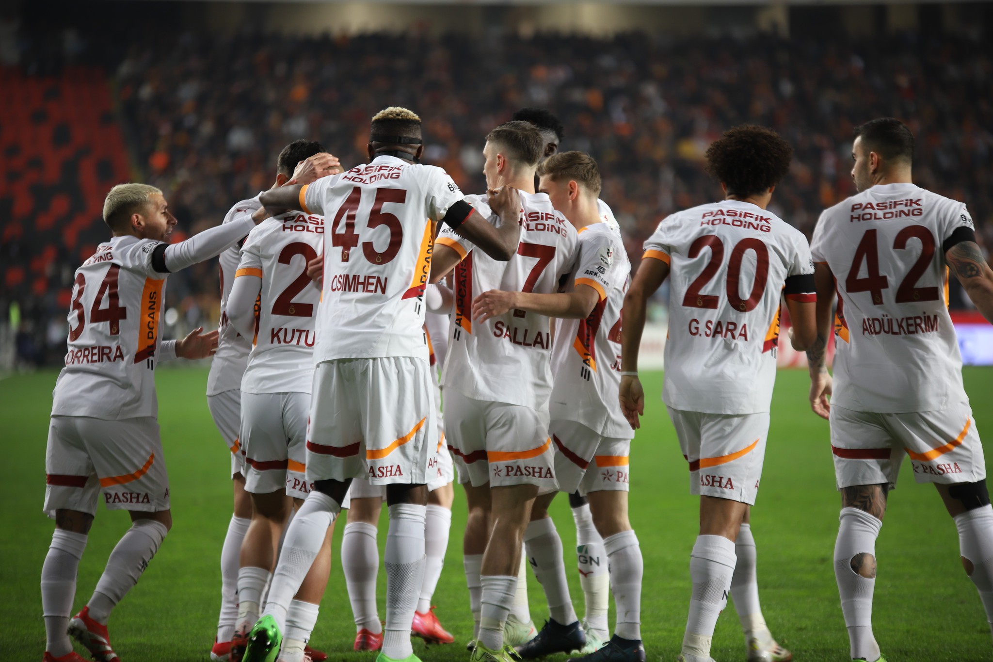 Galatasaray’a 1.90’lık stoper! Fenerbahçe’nin de gündemine gelmişti