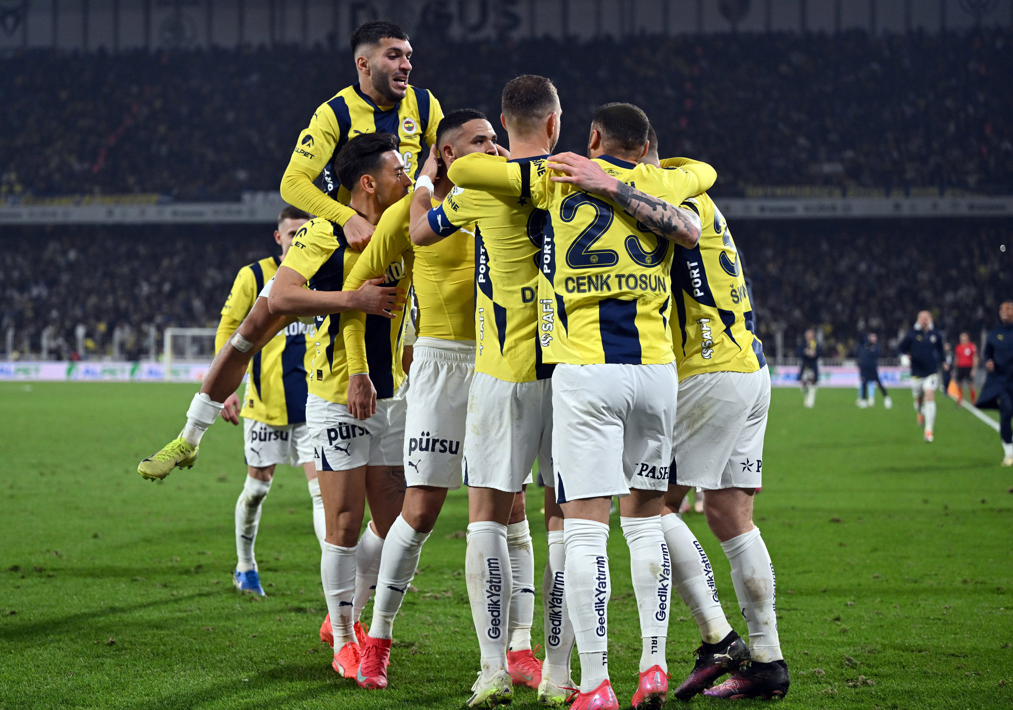 Fenerbahçe’ye sambacı sağ bek! Transferde rota Fransa