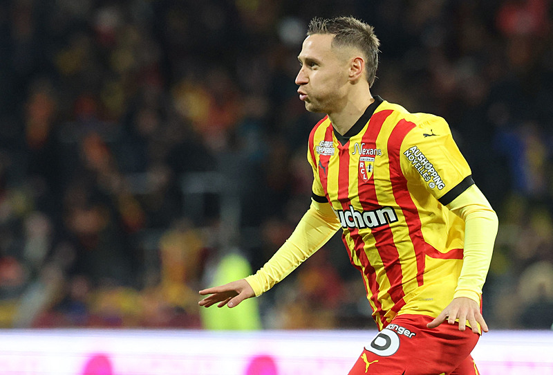 Galatasaray bek problemini çözmek için kolları sıvadı! İşte listedeki adaylar