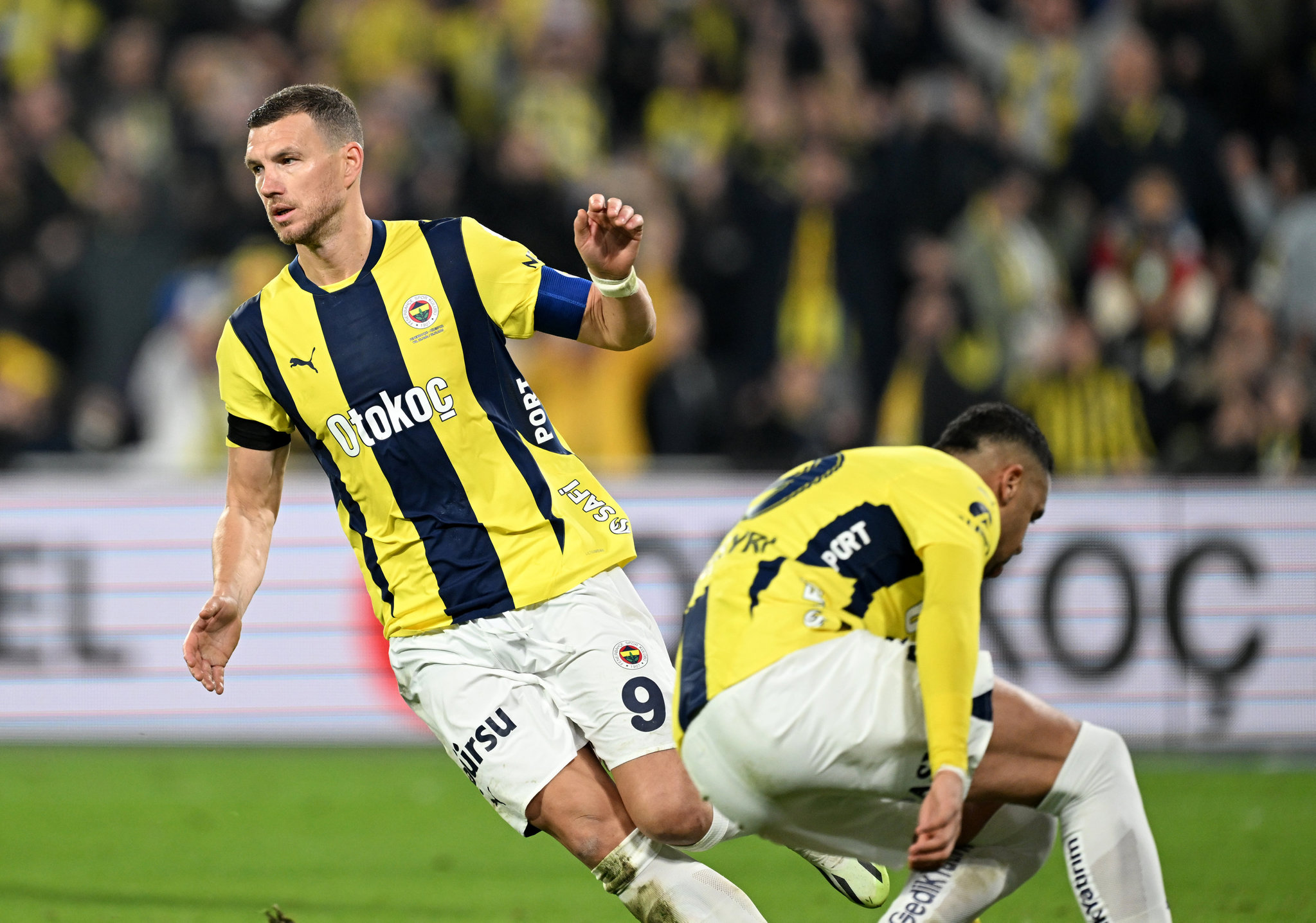 TRANSFER HABERİ: Fenerbahçe’den Dzeko kararı! Sözleşmesi...